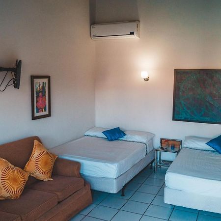 Courtesy Apartments Aruba Oranjestad Ngoại thất bức ảnh